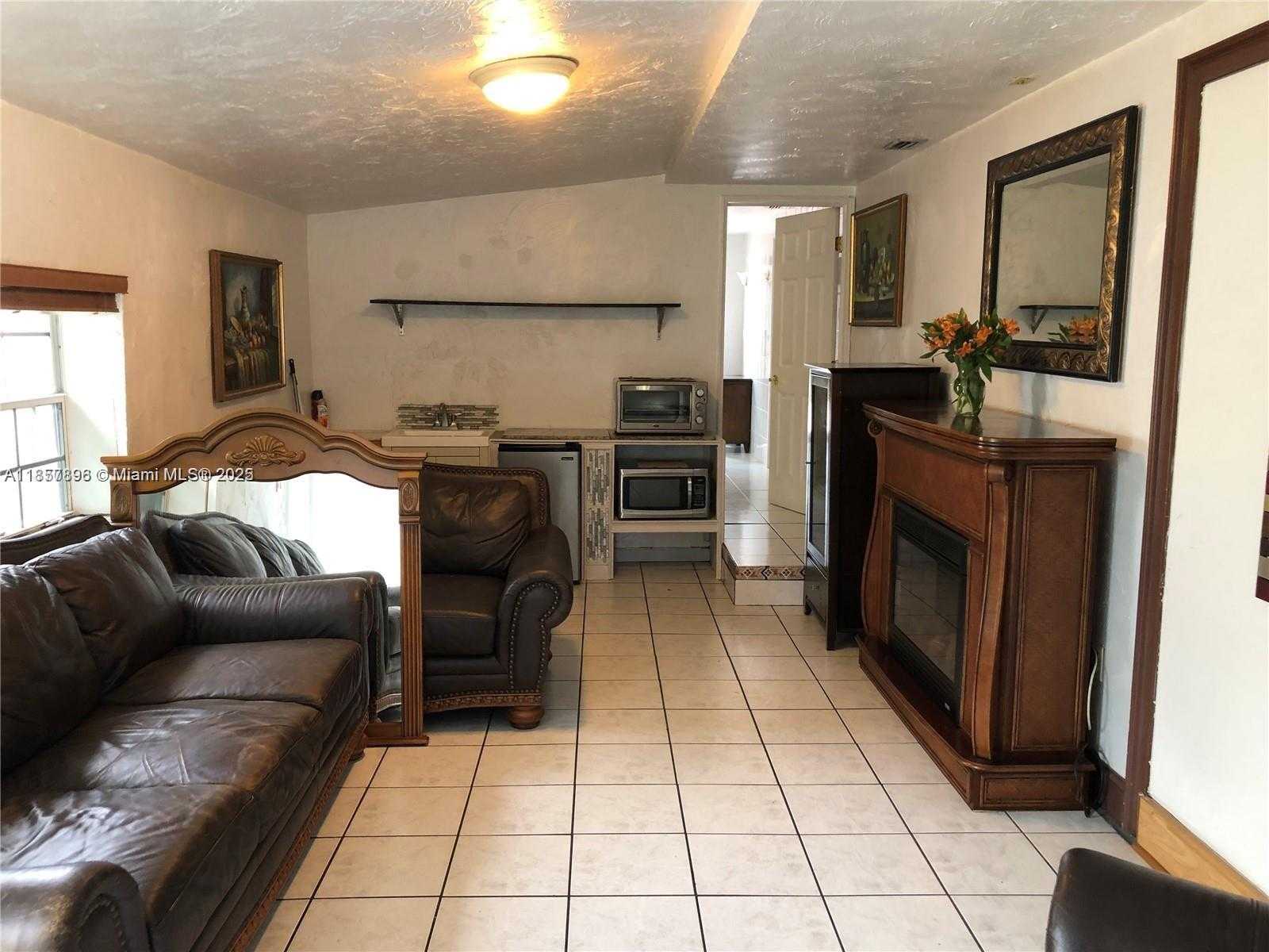 Small Image of 8950 SOUTH WEST 197TH ST, Cutler Bay Number 15