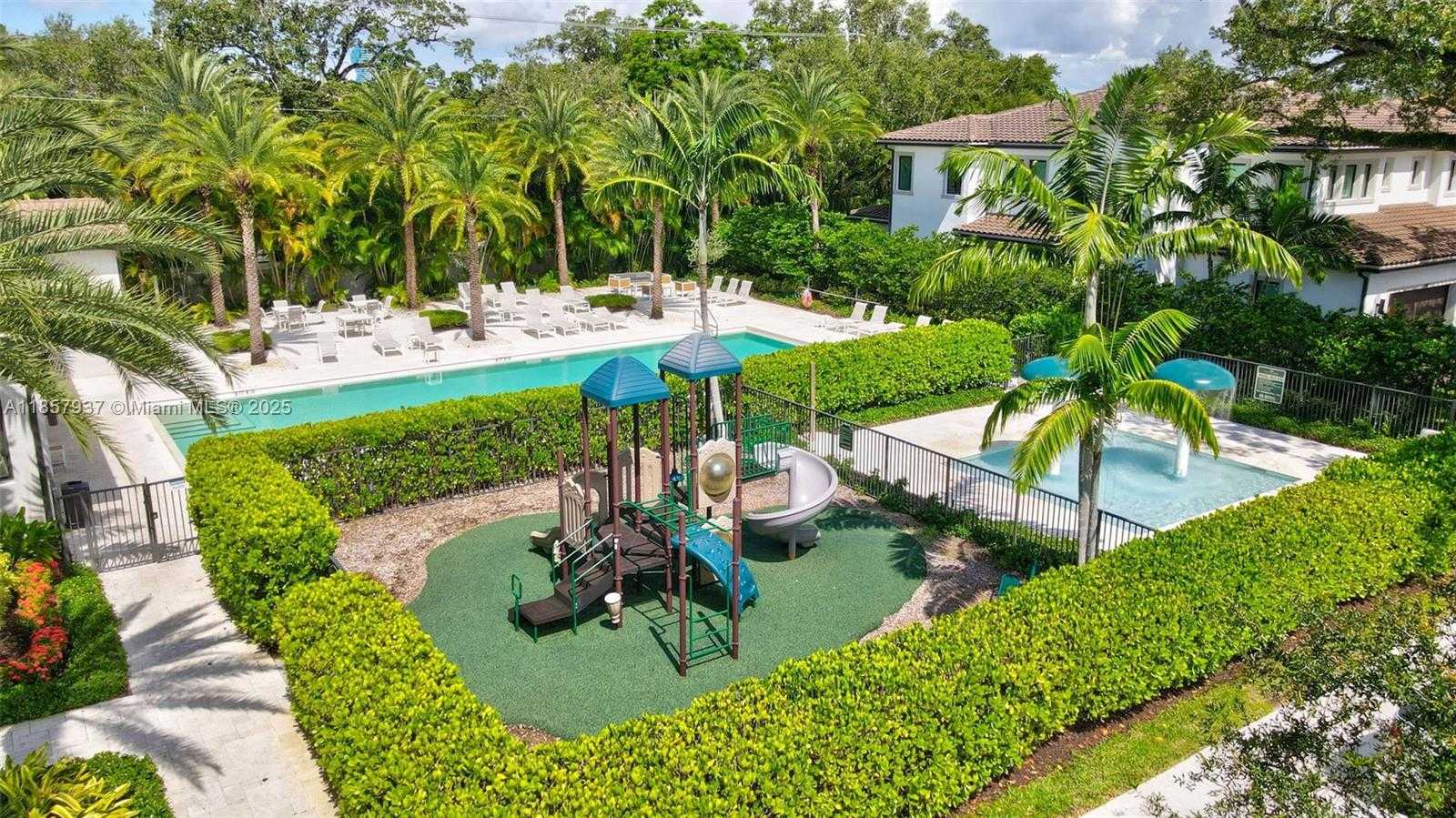 Small Image of 5952 WEST BROOKFIELD CIR W, Hollywood Number 15