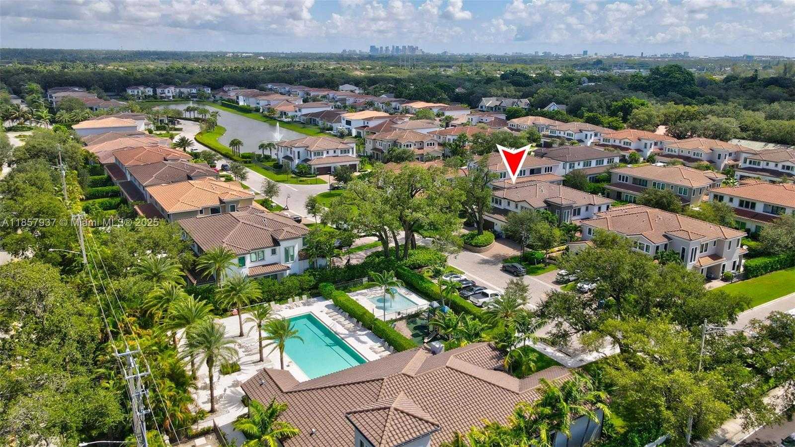 Small Image of 5952 WEST BROOKFIELD CIR W, Hollywood Number 18