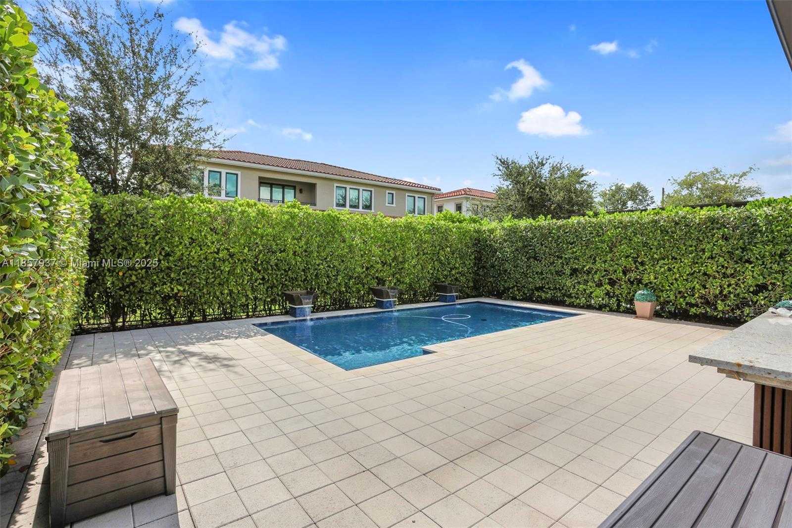 Small Image of 5952 WEST BROOKFIELD CIR W, Hollywood Number 21