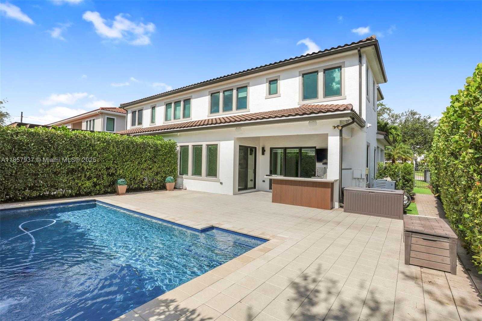 Small Image of 5952 WEST BROOKFIELD CIR W, Hollywood Number 22