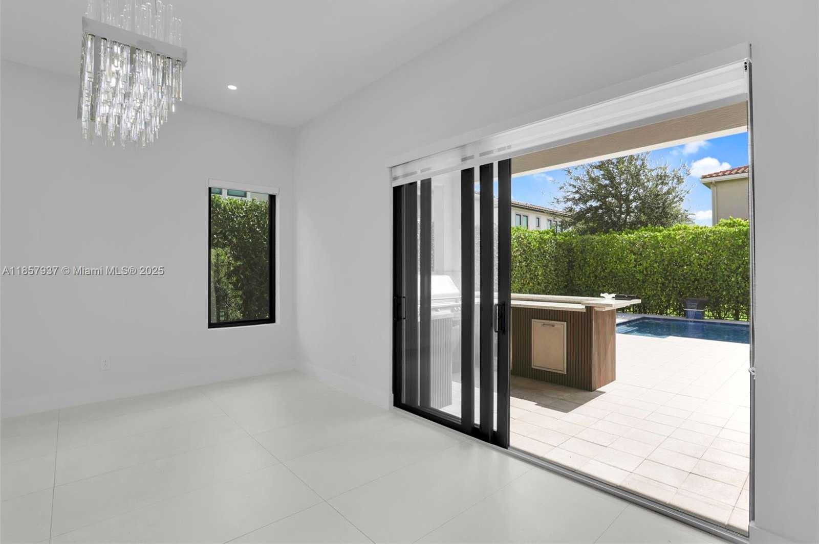 Small Image of 5952 WEST BROOKFIELD CIR W, Hollywood Number 28
