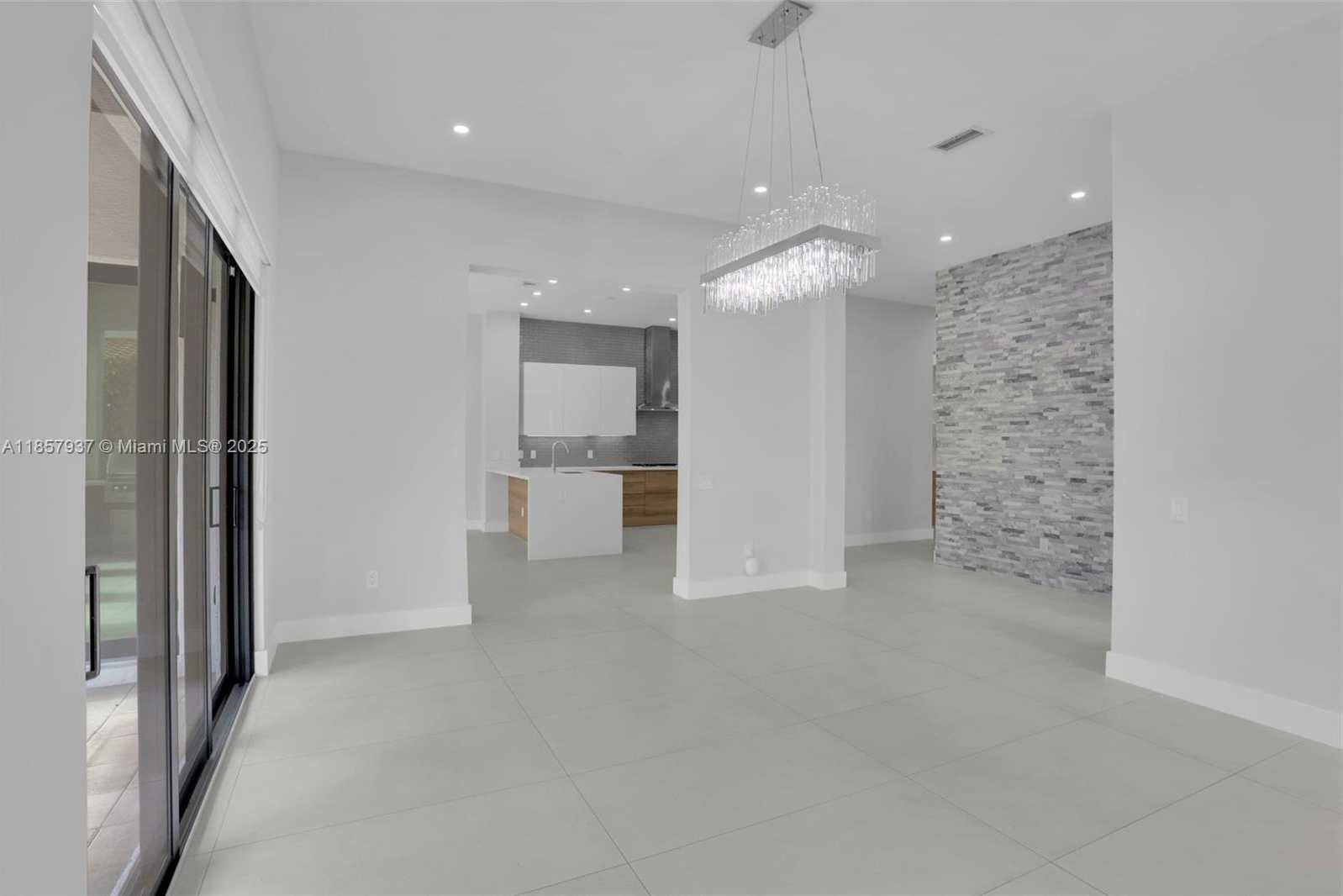 Small Image of 5952 WEST BROOKFIELD CIR W, Hollywood Number 31