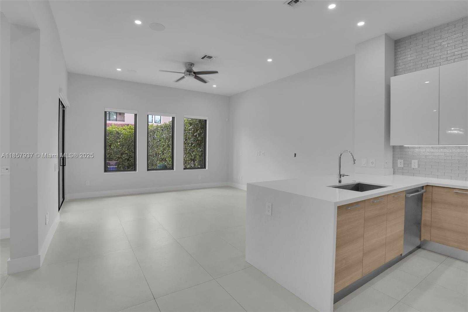 Small Image of 5952 WEST BROOKFIELD CIR W, Hollywood Number 34