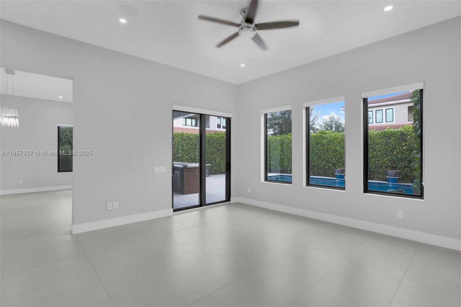 Small Image of 5952 WEST BROOKFIELD CIR W, Hollywood Number 35
