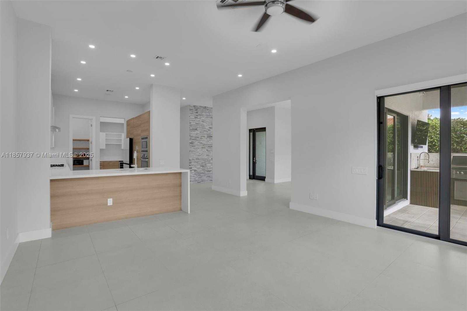 Small Image of 5952 WEST BROOKFIELD CIR W, Hollywood Number 37