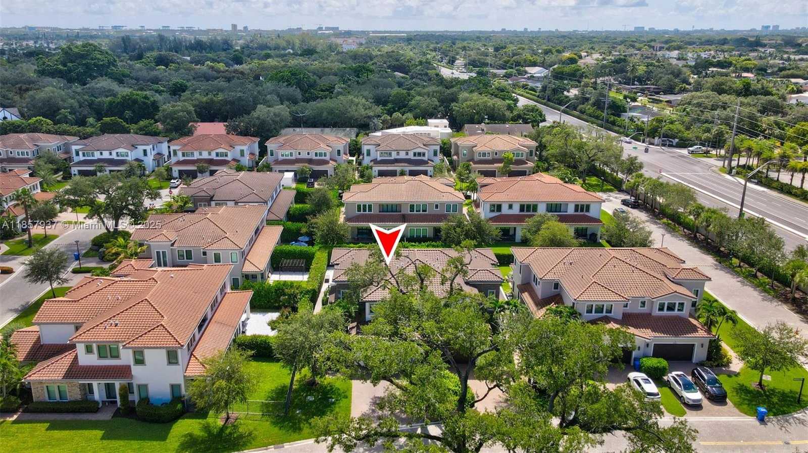 Small Image of 5952 WEST BROOKFIELD CIR W, Hollywood Number 4