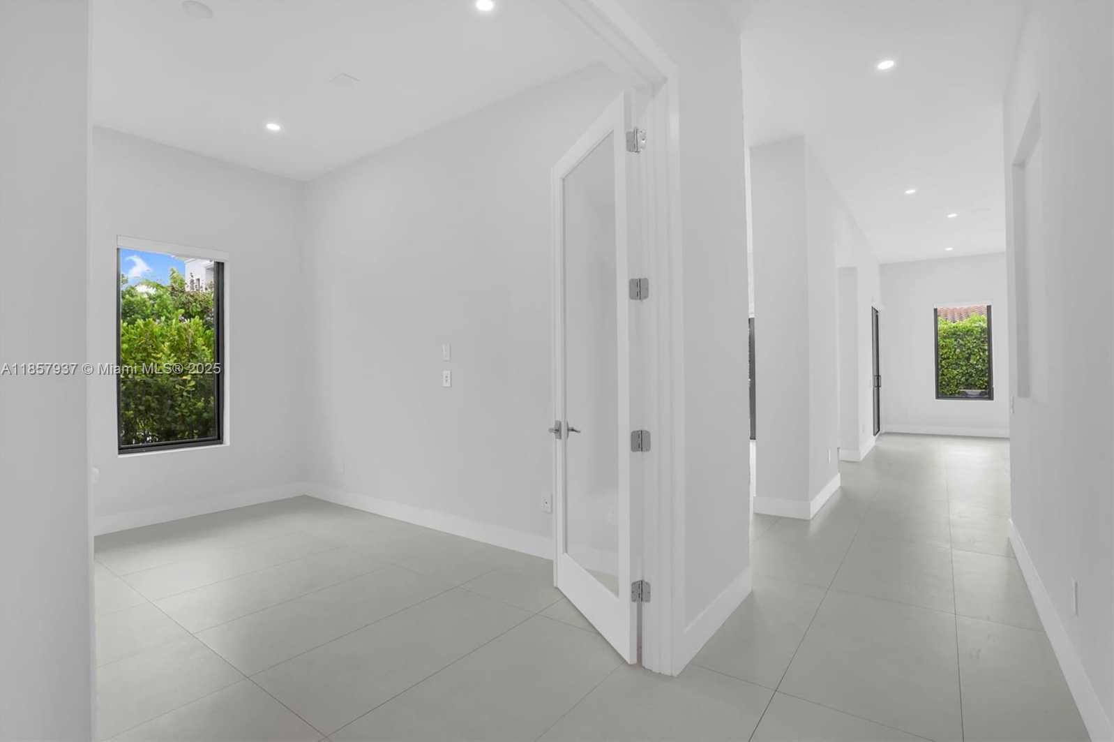 Small Image of 5952 WEST BROOKFIELD CIR W, Hollywood Number 47