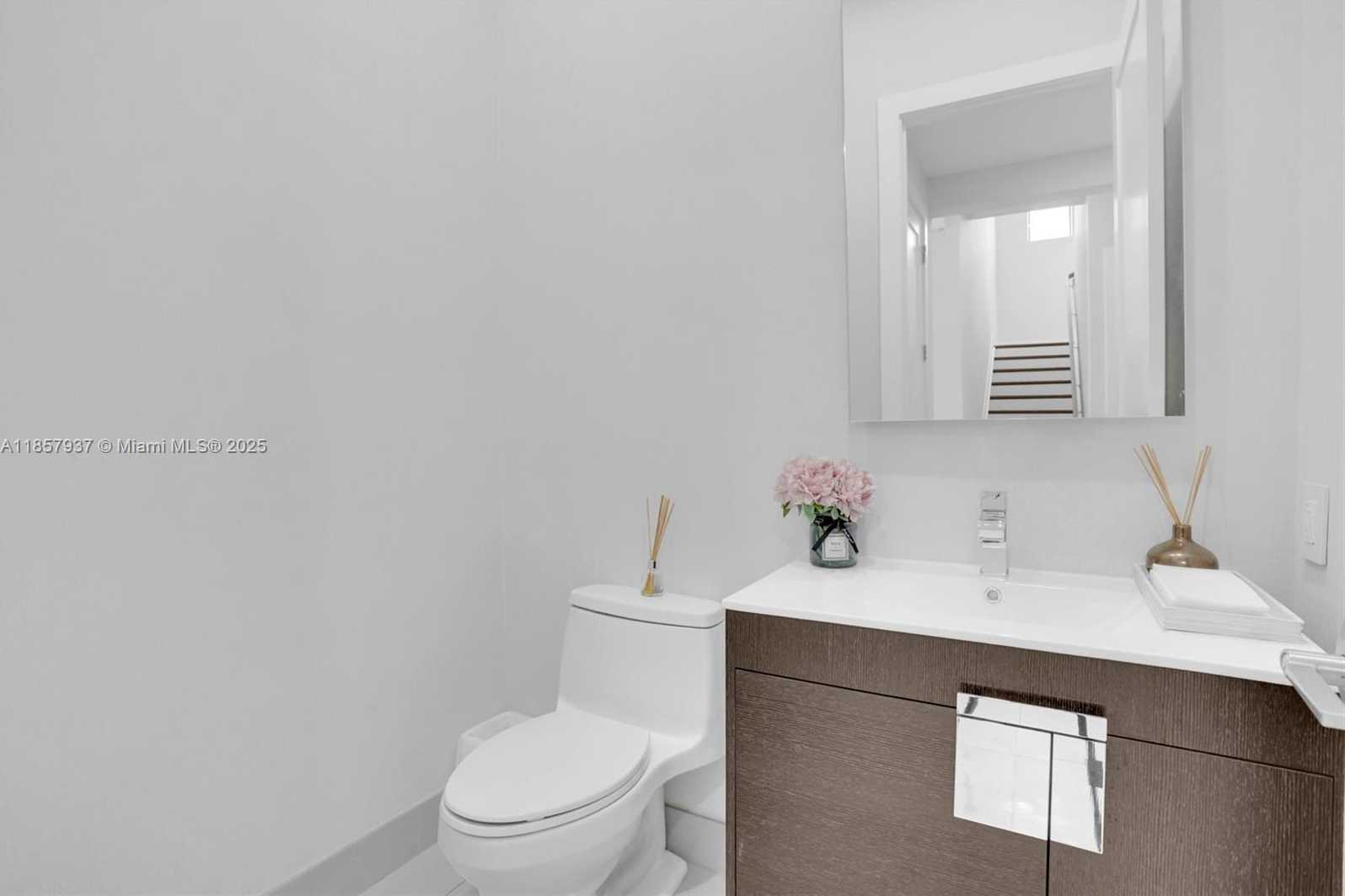 Small Image of 5952 WEST BROOKFIELD CIR W, Hollywood Number 48