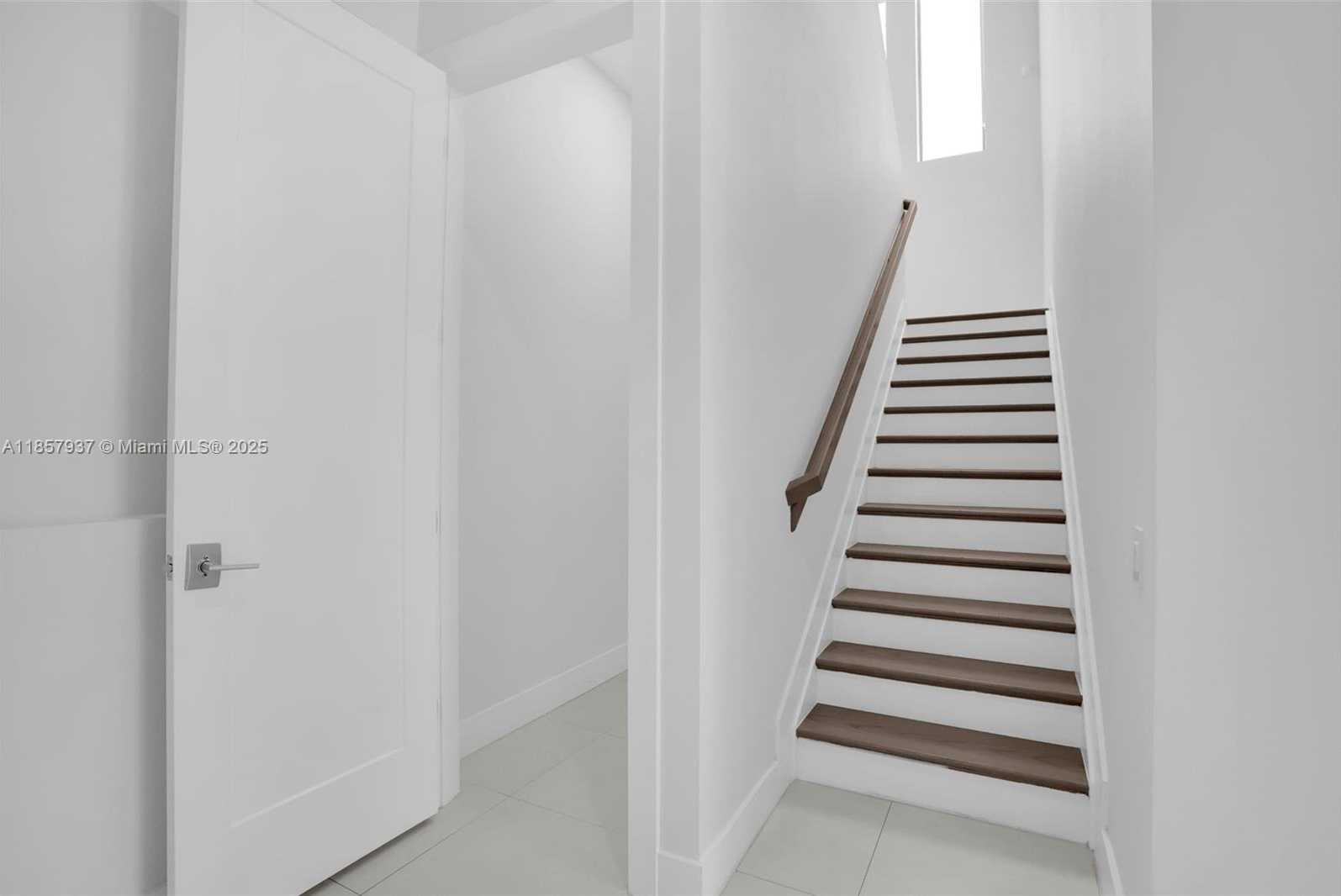 Small Image of 5952 WEST BROOKFIELD CIR W, Hollywood Number 49