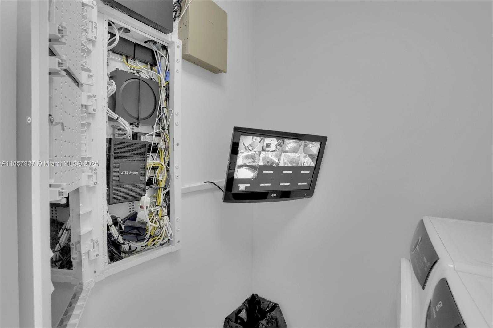 Small Image of 5952 WEST BROOKFIELD CIR W, Hollywood Number 55