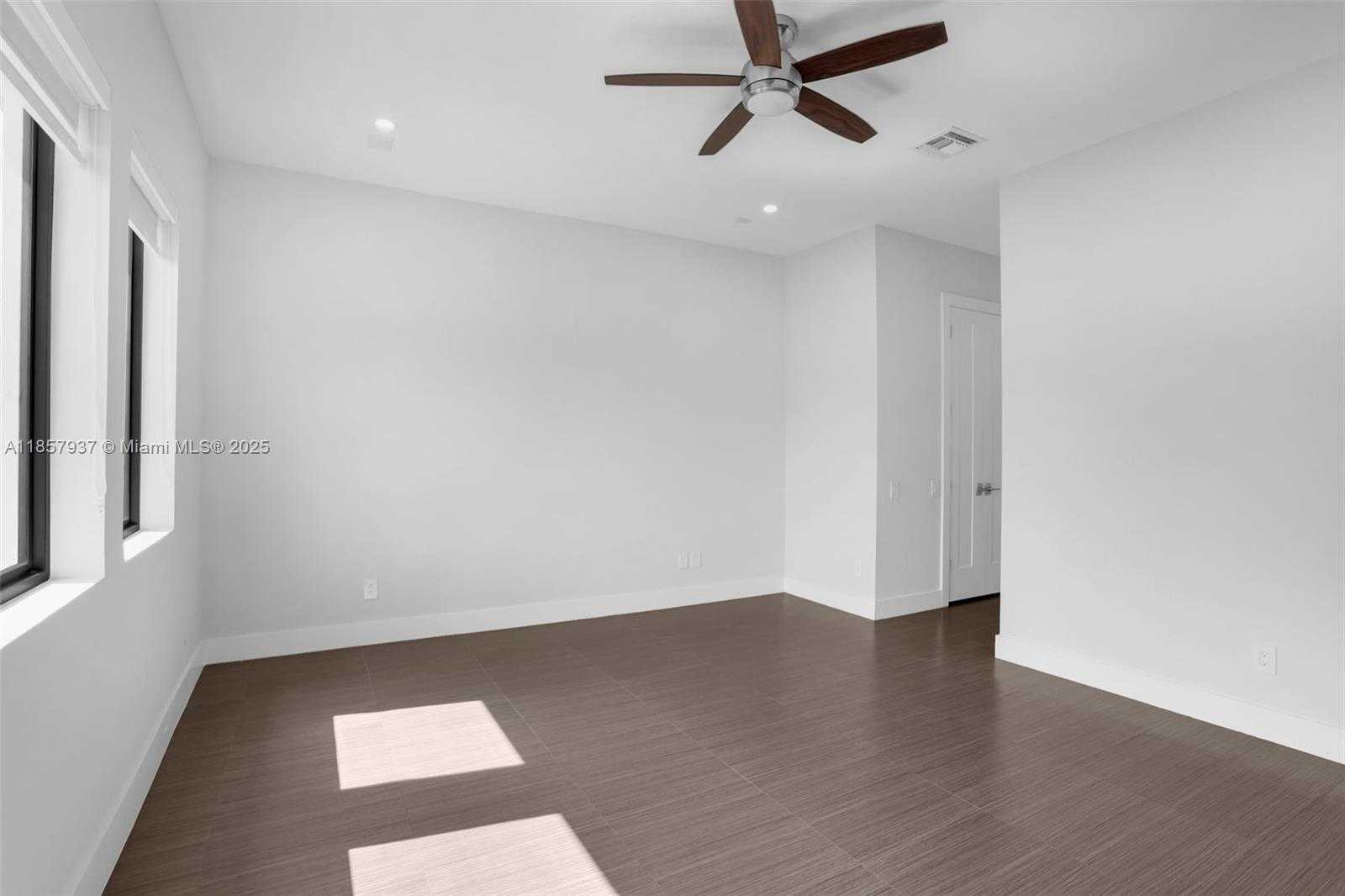 Small Image of 5952 WEST BROOKFIELD CIR W, Hollywood Number 59