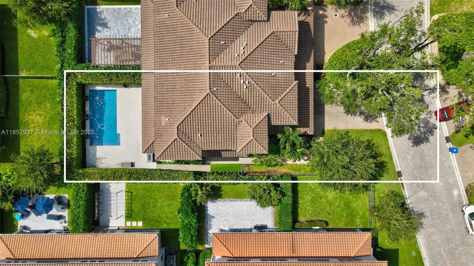 Small Image of 5952 WEST BROOKFIELD CIR W, Hollywood Number 6