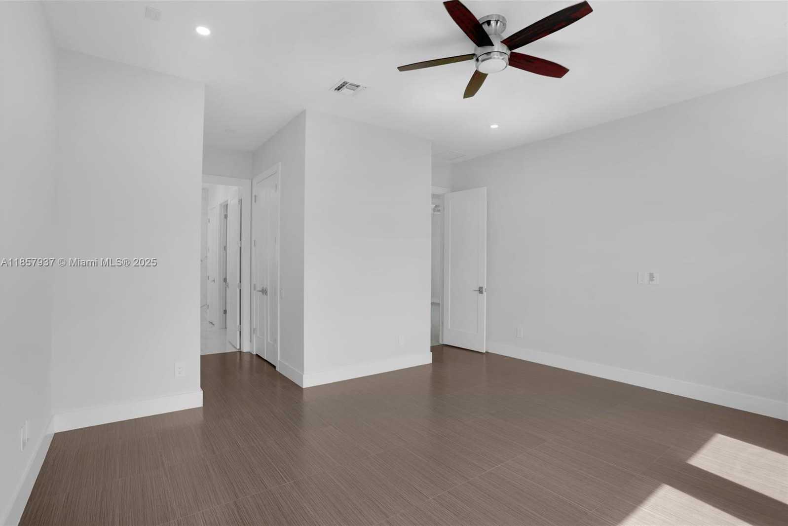 Small Image of 5952 WEST BROOKFIELD CIR W, Hollywood Number 60