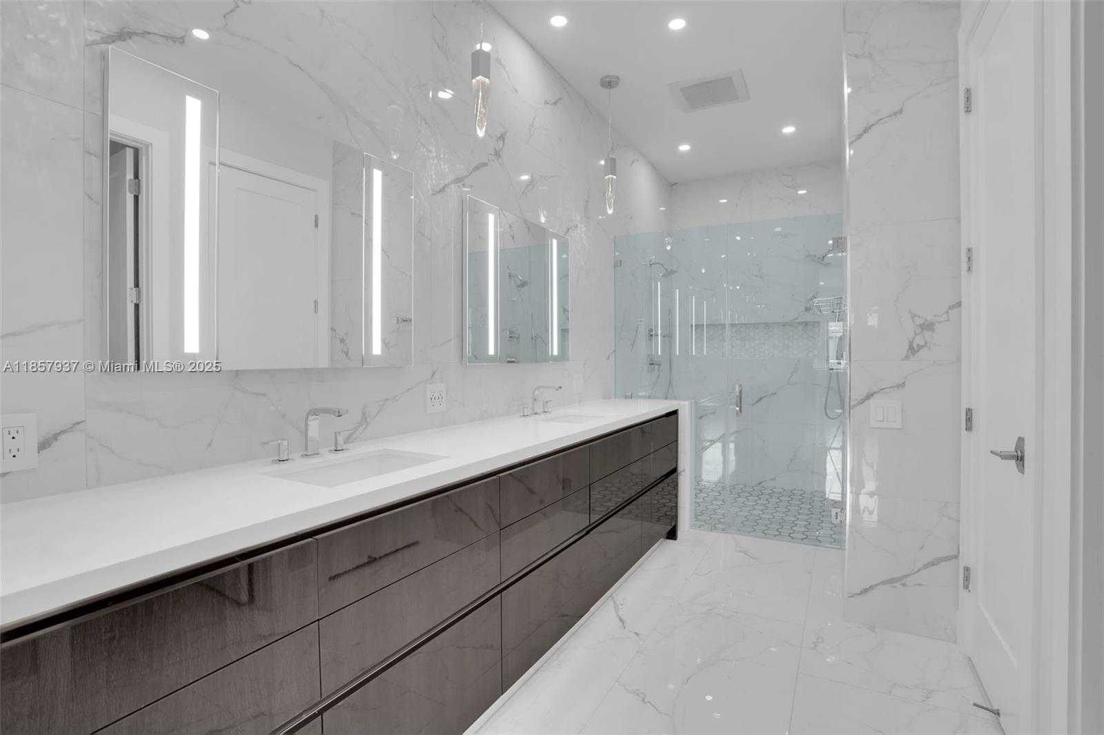 Small Image of 5952 WEST BROOKFIELD CIR W, Hollywood Number 61