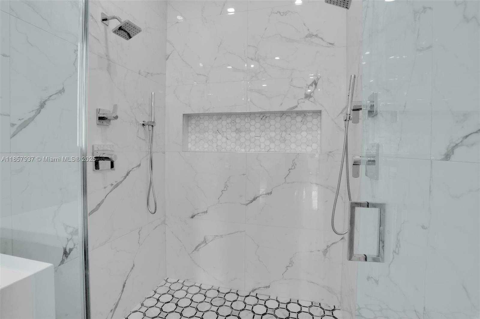 Small Image of 5952 WEST BROOKFIELD CIR W, Hollywood Number 62