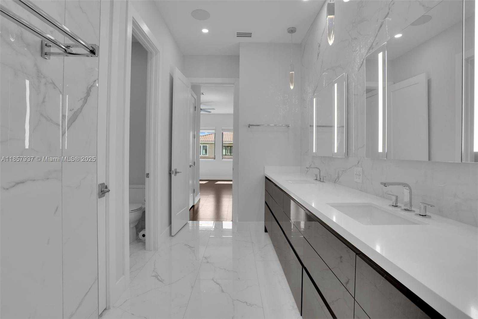 Small Image of 5952 WEST BROOKFIELD CIR W, Hollywood Number 63