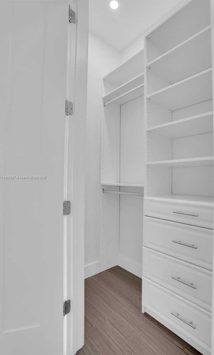 Small Image of 5952 WEST BROOKFIELD CIR W, Hollywood Number 64