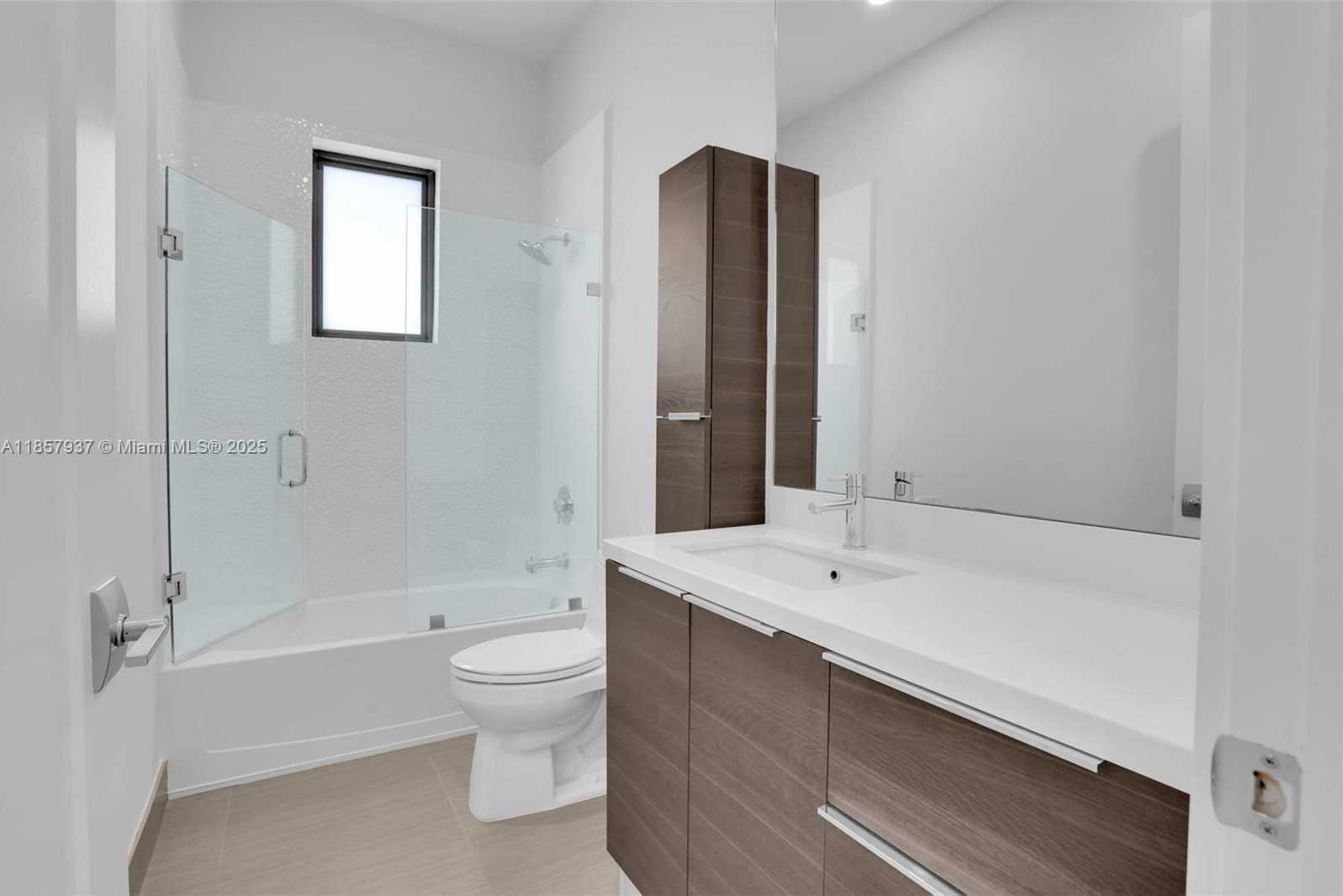 Small Image of 5952 WEST BROOKFIELD CIR W, Hollywood Number 68