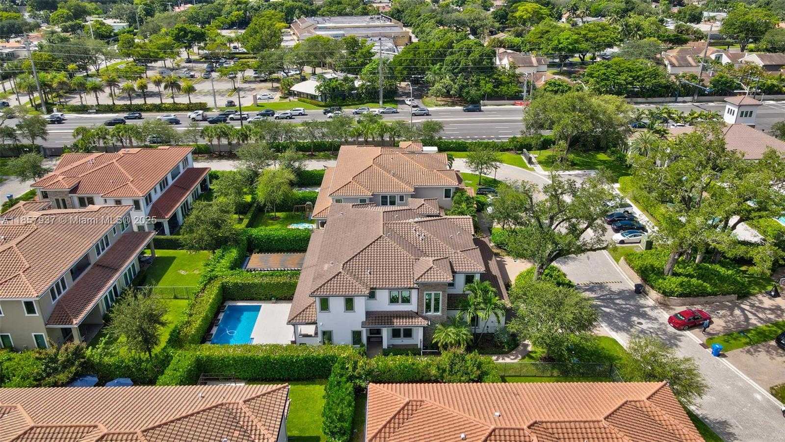 Small Image of 5952 WEST BROOKFIELD CIR W, Hollywood Number 7