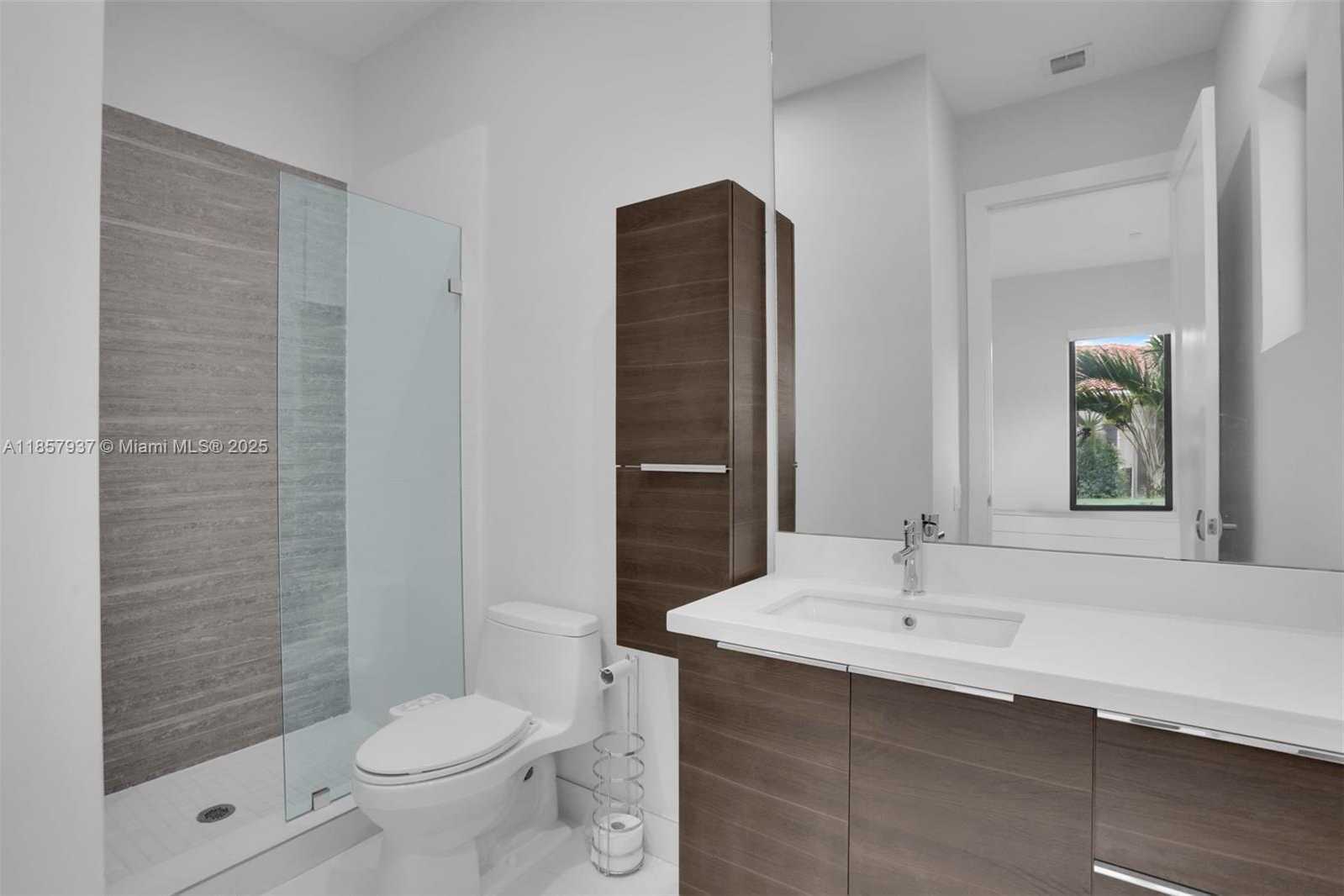 Small Image of 5952 WEST BROOKFIELD CIR W, Hollywood Number 74