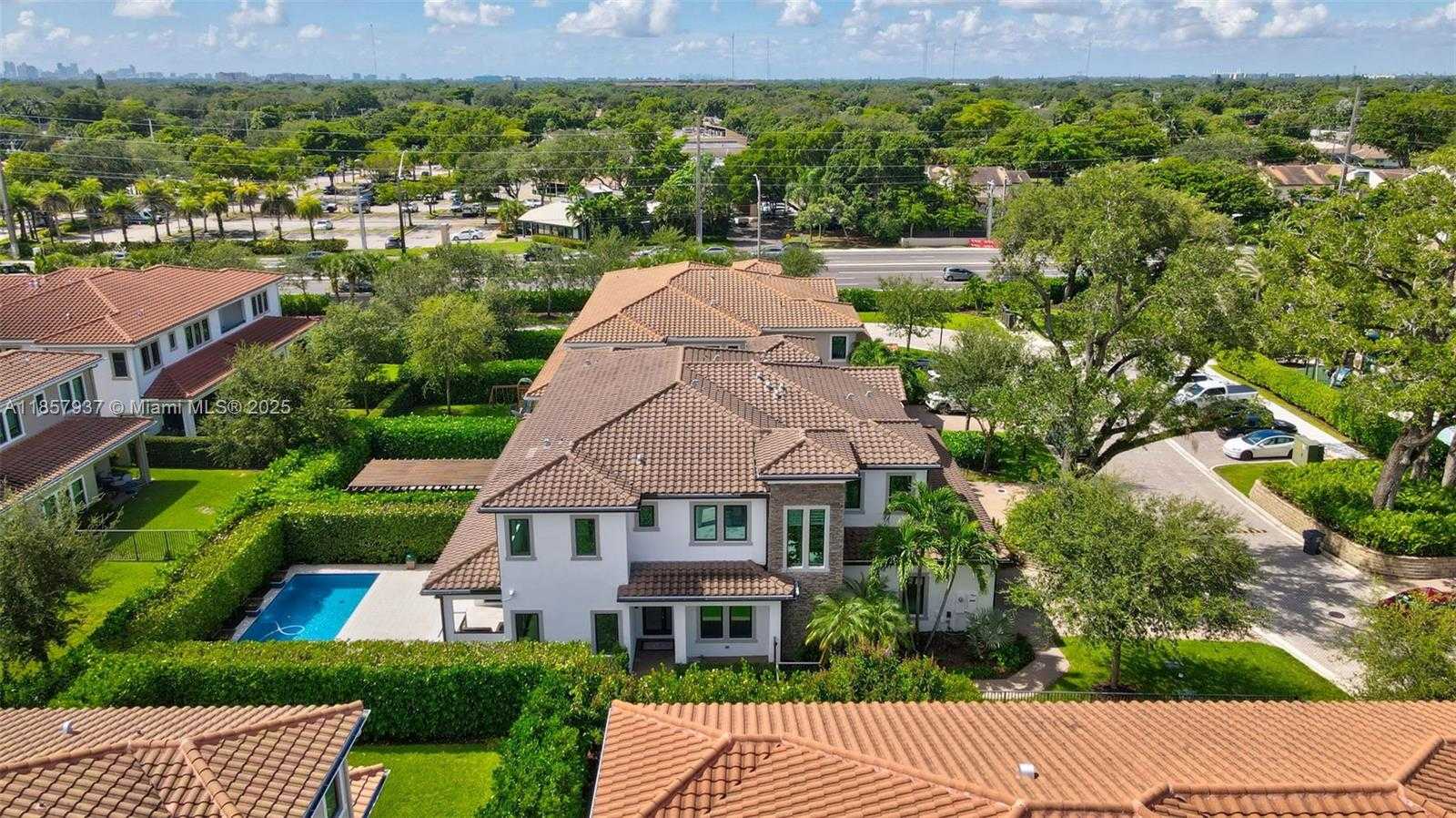 Small Image of 5952 WEST BROOKFIELD CIR W, Hollywood Number 8