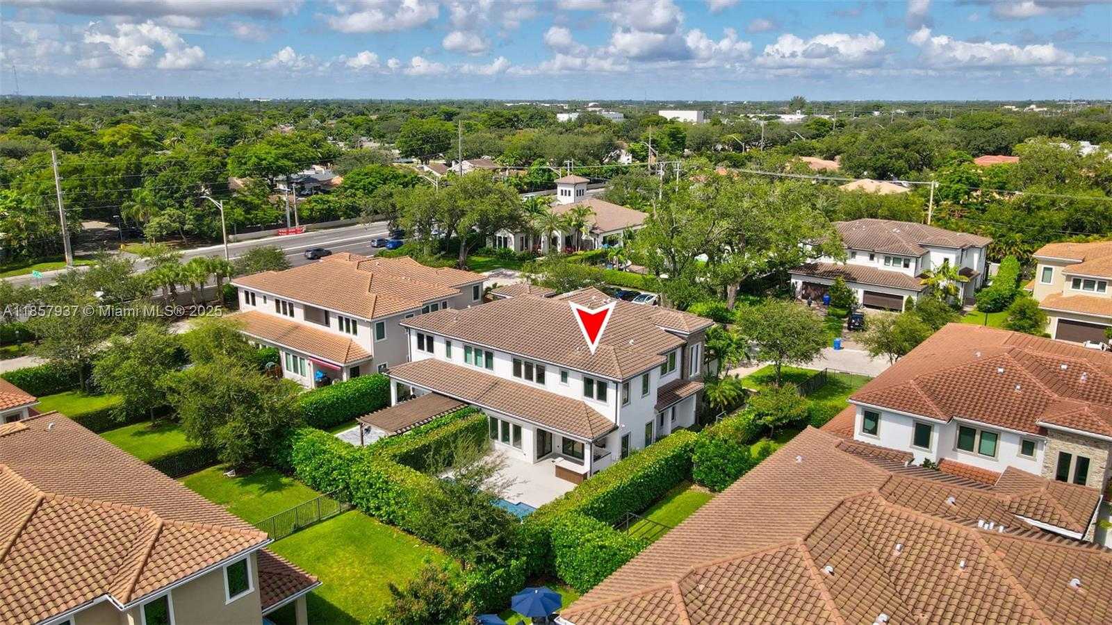 Small Image of 5952 WEST BROOKFIELD CIR W, Hollywood Number 9