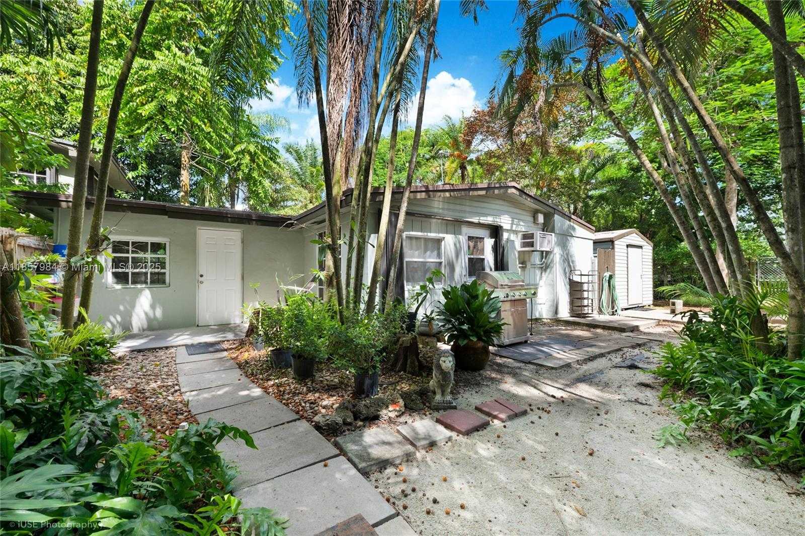 Small Image of 13831 SOUTH WEST 232ND ST, Miami Number 12