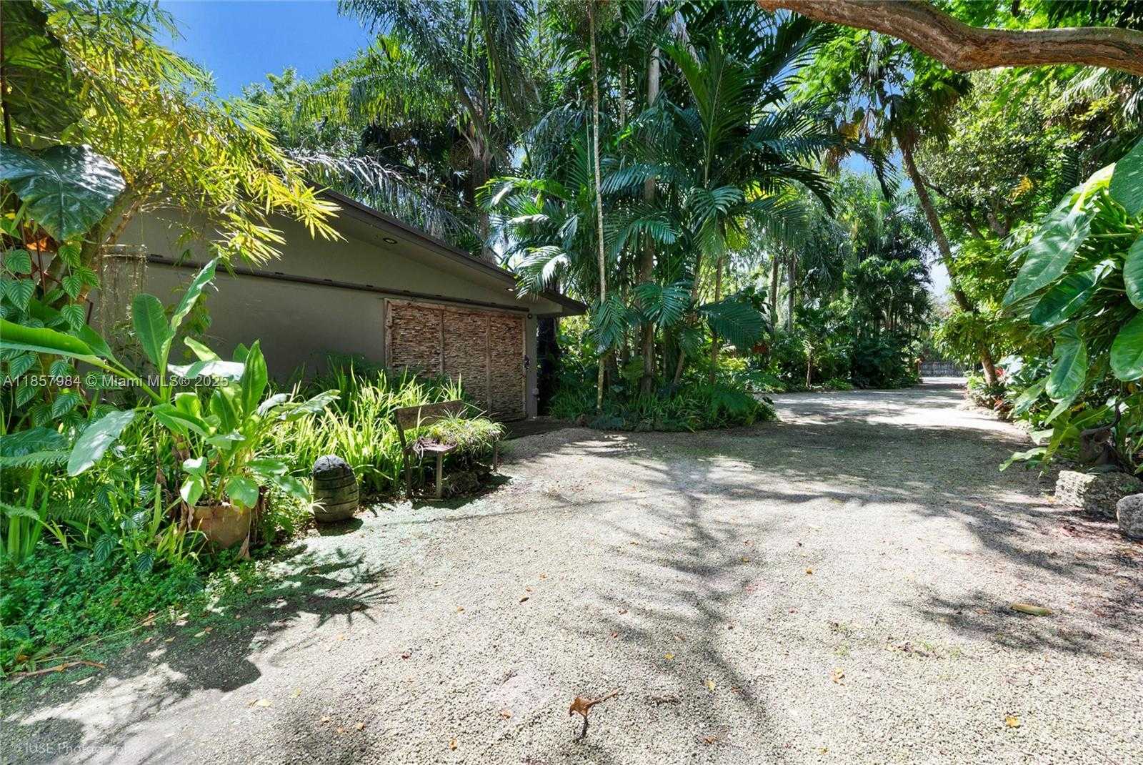 Small Image of 13831 SOUTH WEST 232ND ST, Miami Number 18