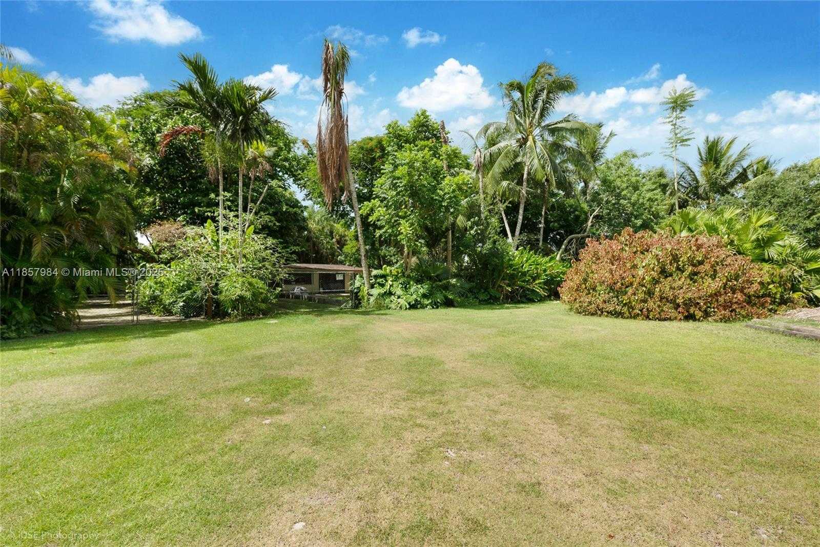 Small Image of 13831 SOUTH WEST 232ND ST, Miami Number 20