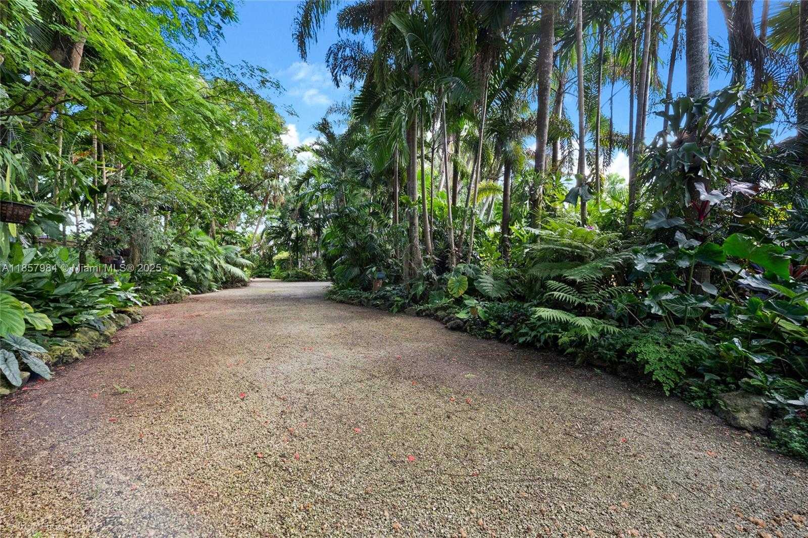 Small Image of 13831 SOUTH WEST 232ND ST, Miami Number 28
