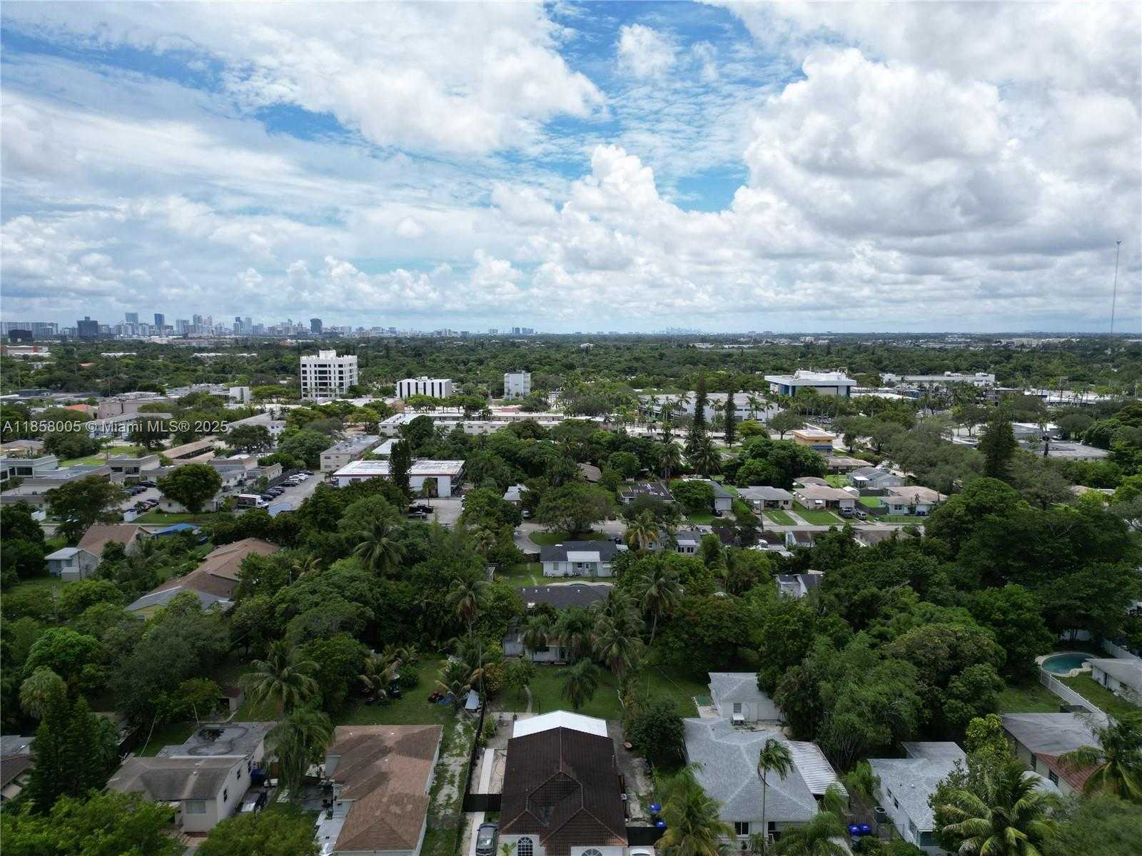 Small Image of 2527 FILLMORE ST, Hollywood Number 10