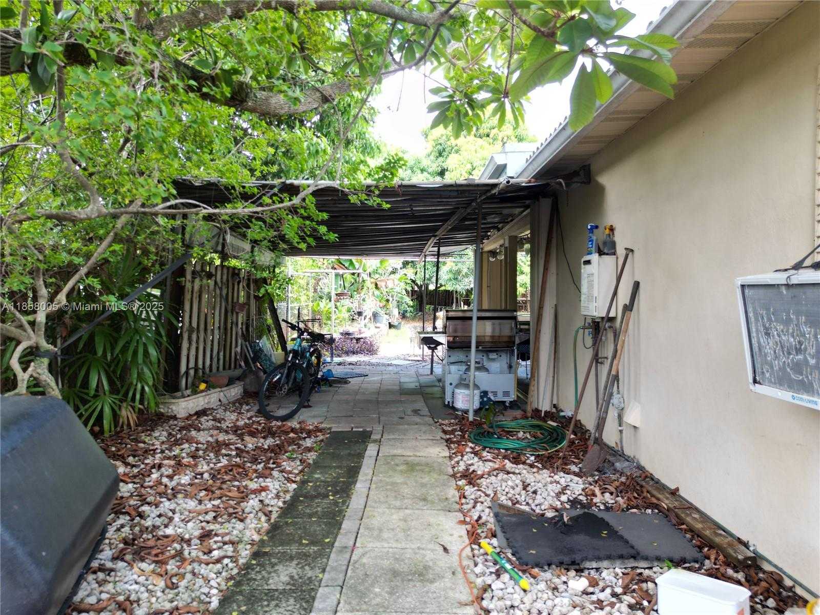 Small Image of 2527 FILLMORE ST, Hollywood Number 22