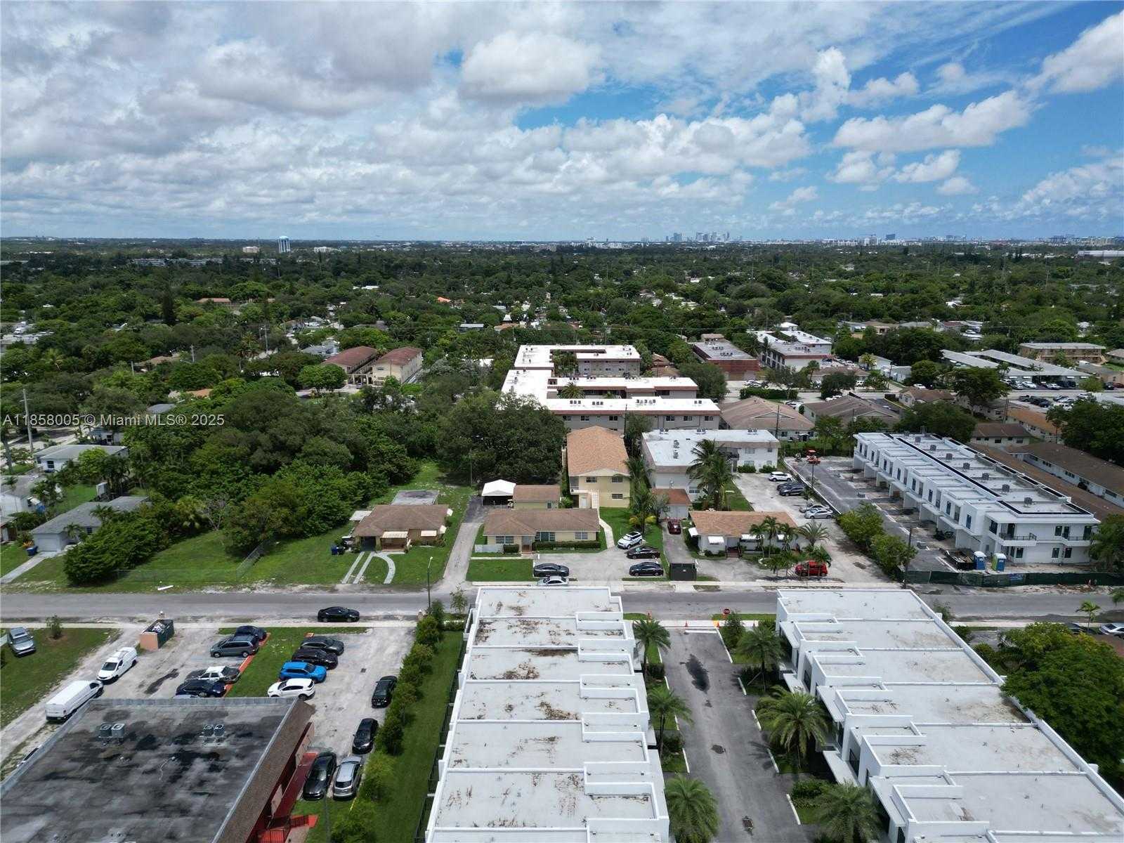 Small Image of 2527 FILLMORE ST, Hollywood Number 8