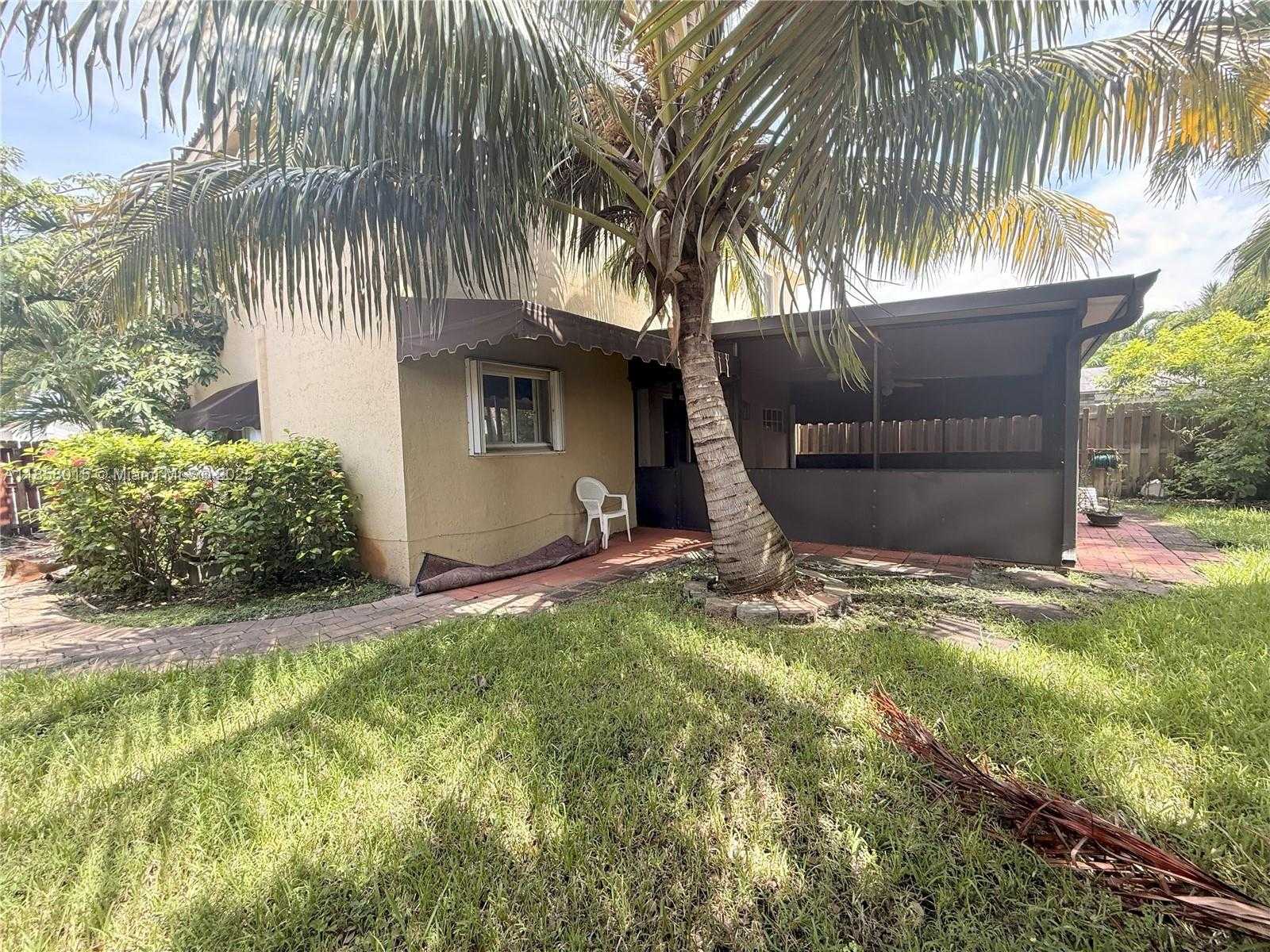 Small Image of 7856 NORTH WEST 194TH ST, Hialeah Number 12