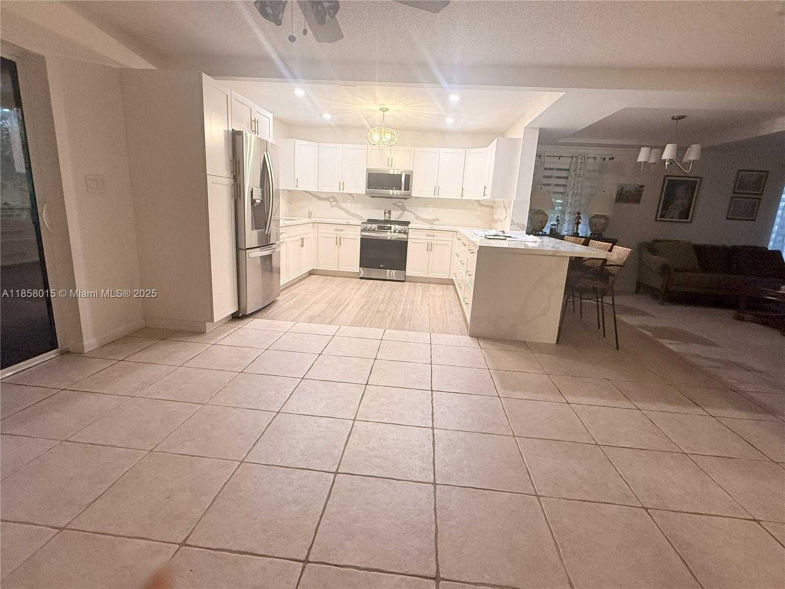 Small Image of 7856 NORTH WEST 194TH ST, Hialeah Number 13