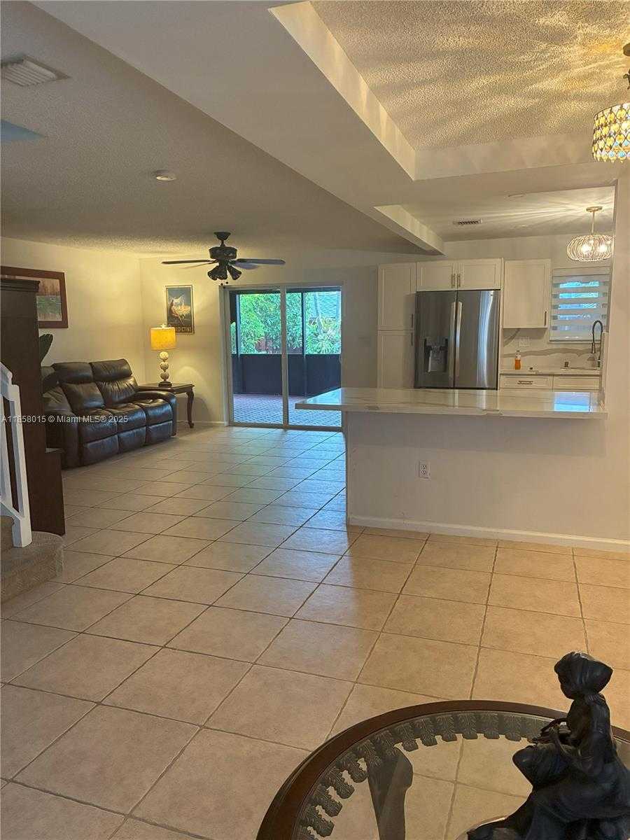 Small Image of 7856 NORTH WEST 194TH ST, Hialeah Number 5