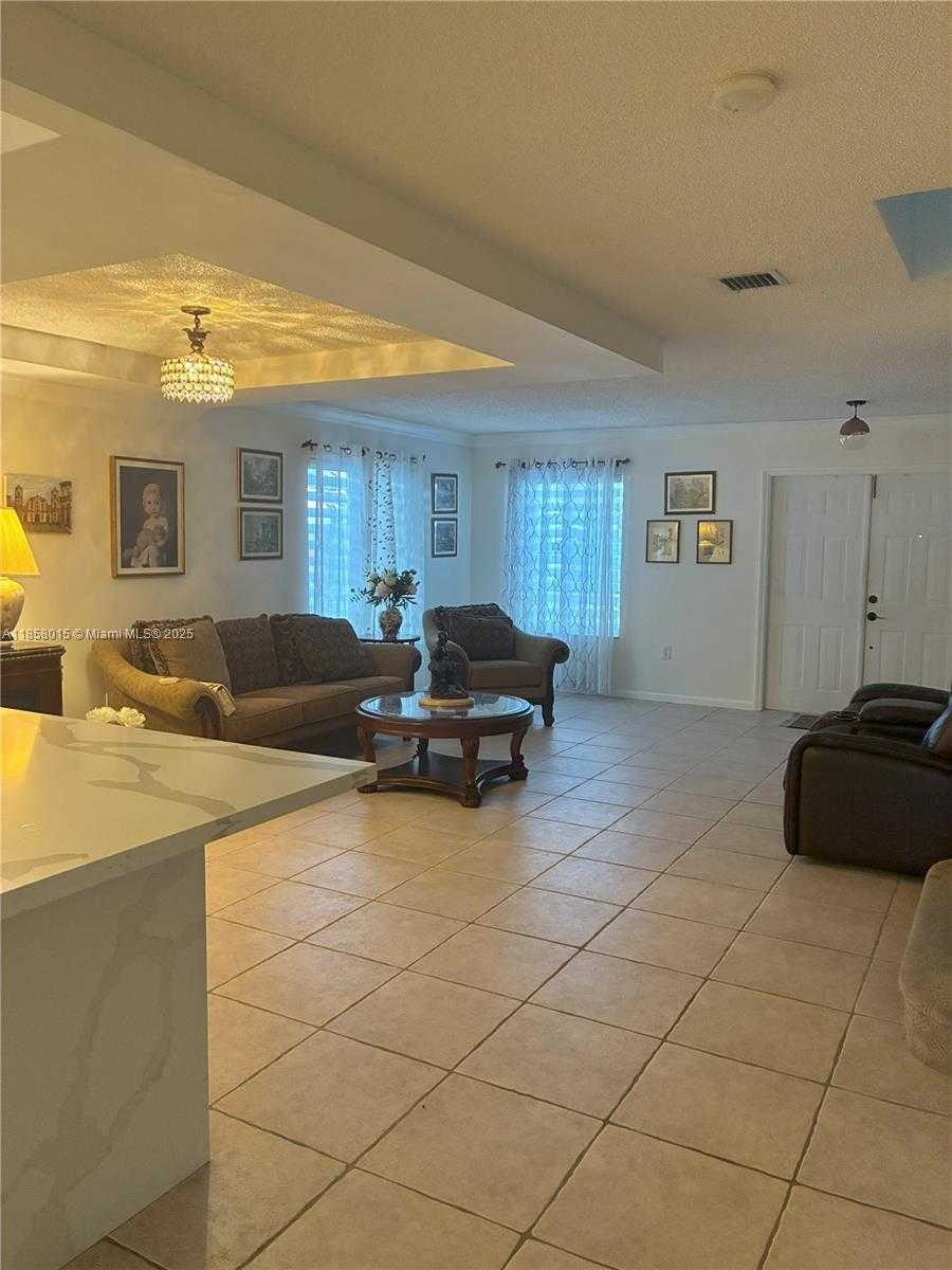 Small Image of 7856 NORTH WEST 194TH ST, Hialeah Number 6