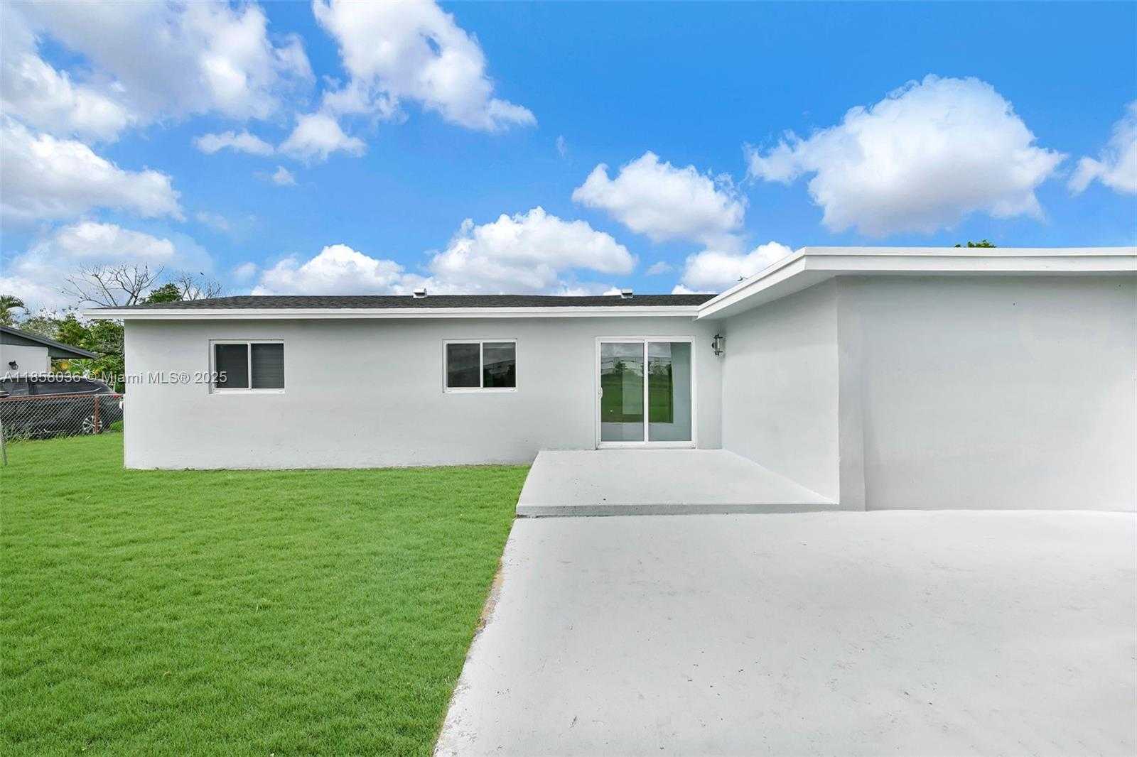 Small Image of 4521 NORTH WEST 207TH DR, Miami Gardens Number 10