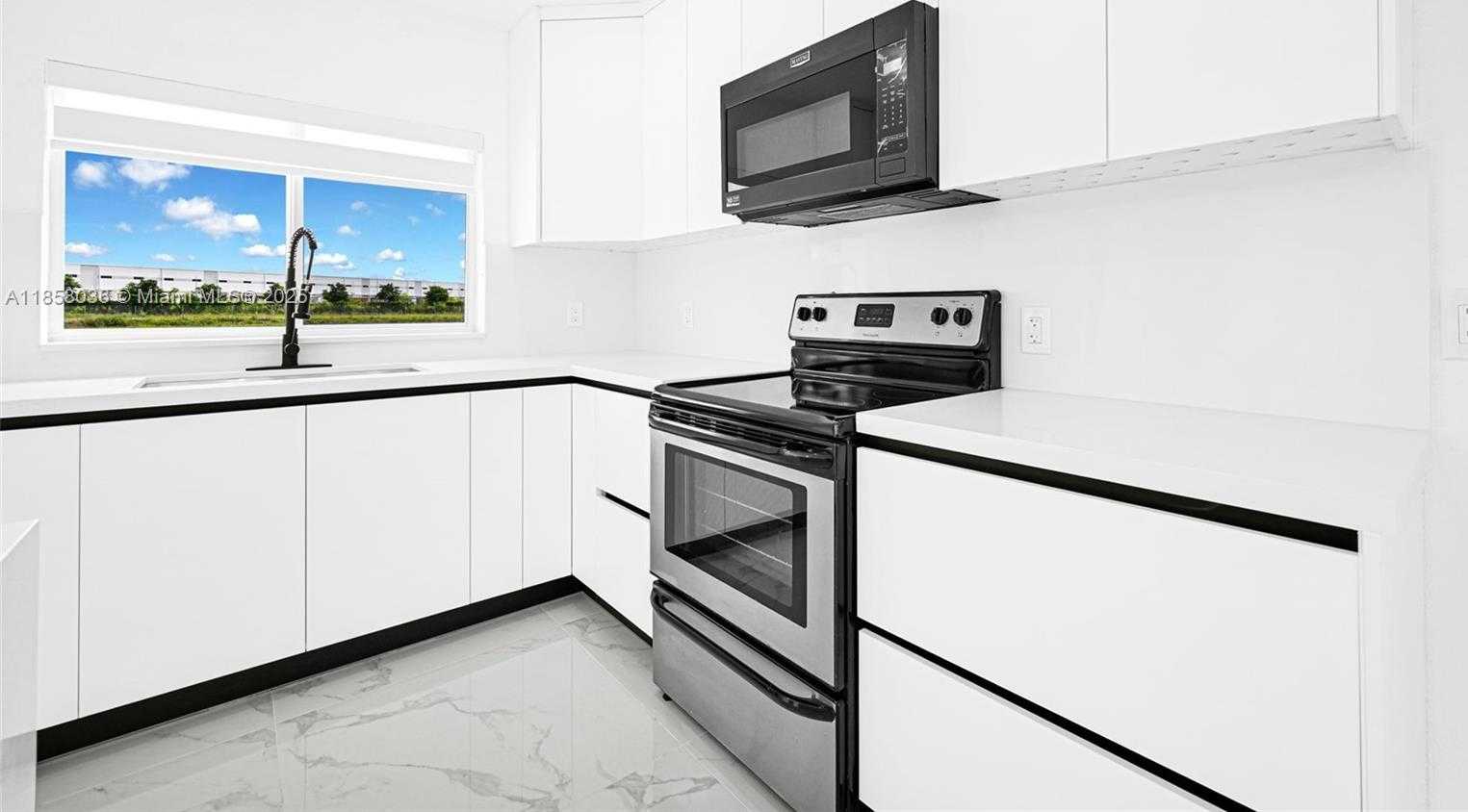 Small Image of 4521 NORTH WEST 207TH DR, Miami Gardens Number 13