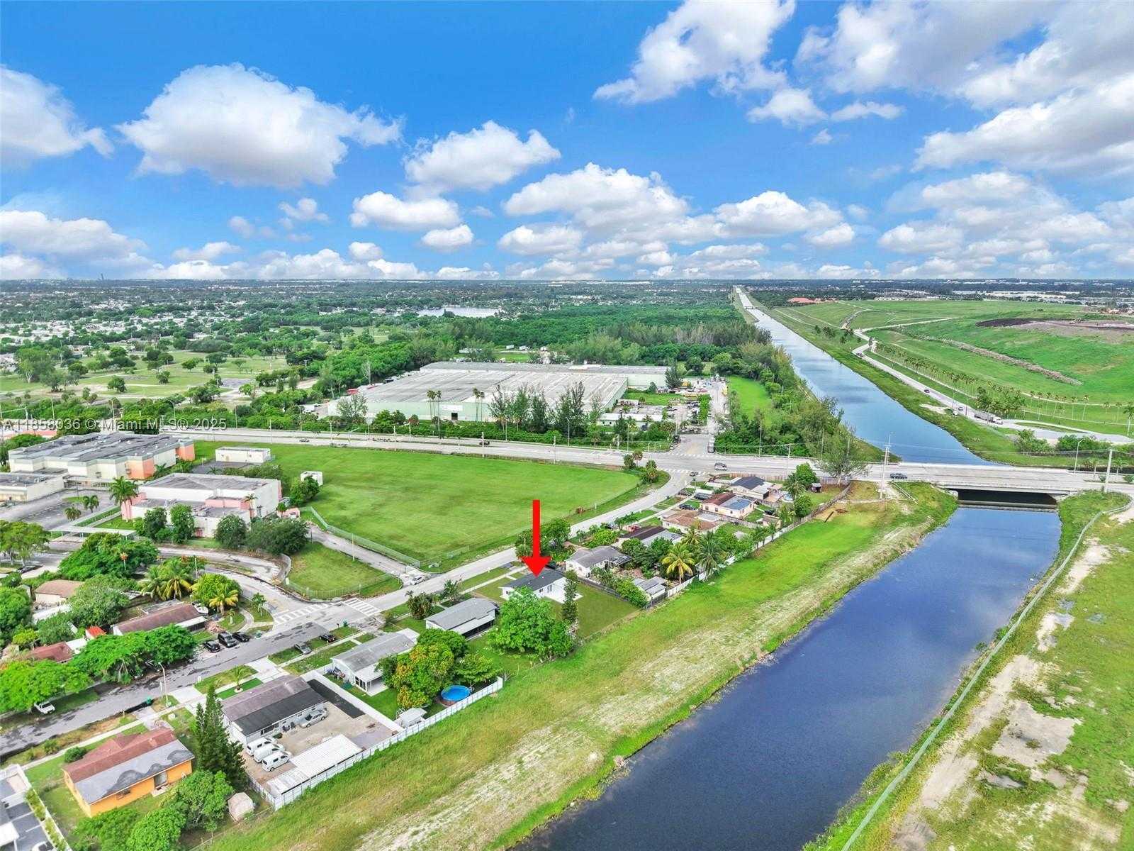 Small Image of 4521 NORTH WEST 207TH DR, Miami Gardens Number 3