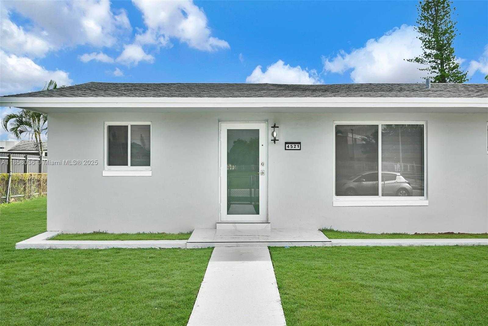 Small Image of 4521 NORTH WEST 207TH DR, Miami Gardens Number 7