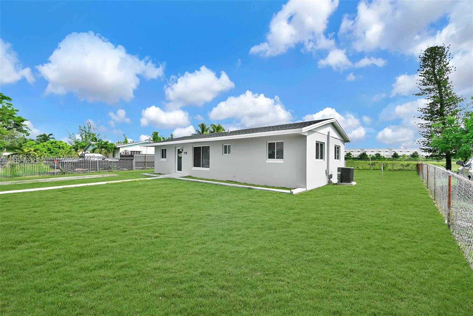 Small Image of 4521 NORTH WEST 207TH DR, Miami Gardens Number 8