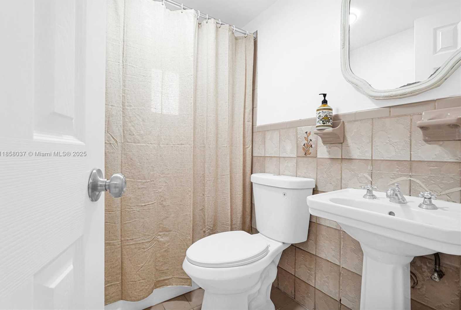 Small Image of 3711 SOUTH WEST 87TH AVE, Miami Number 12