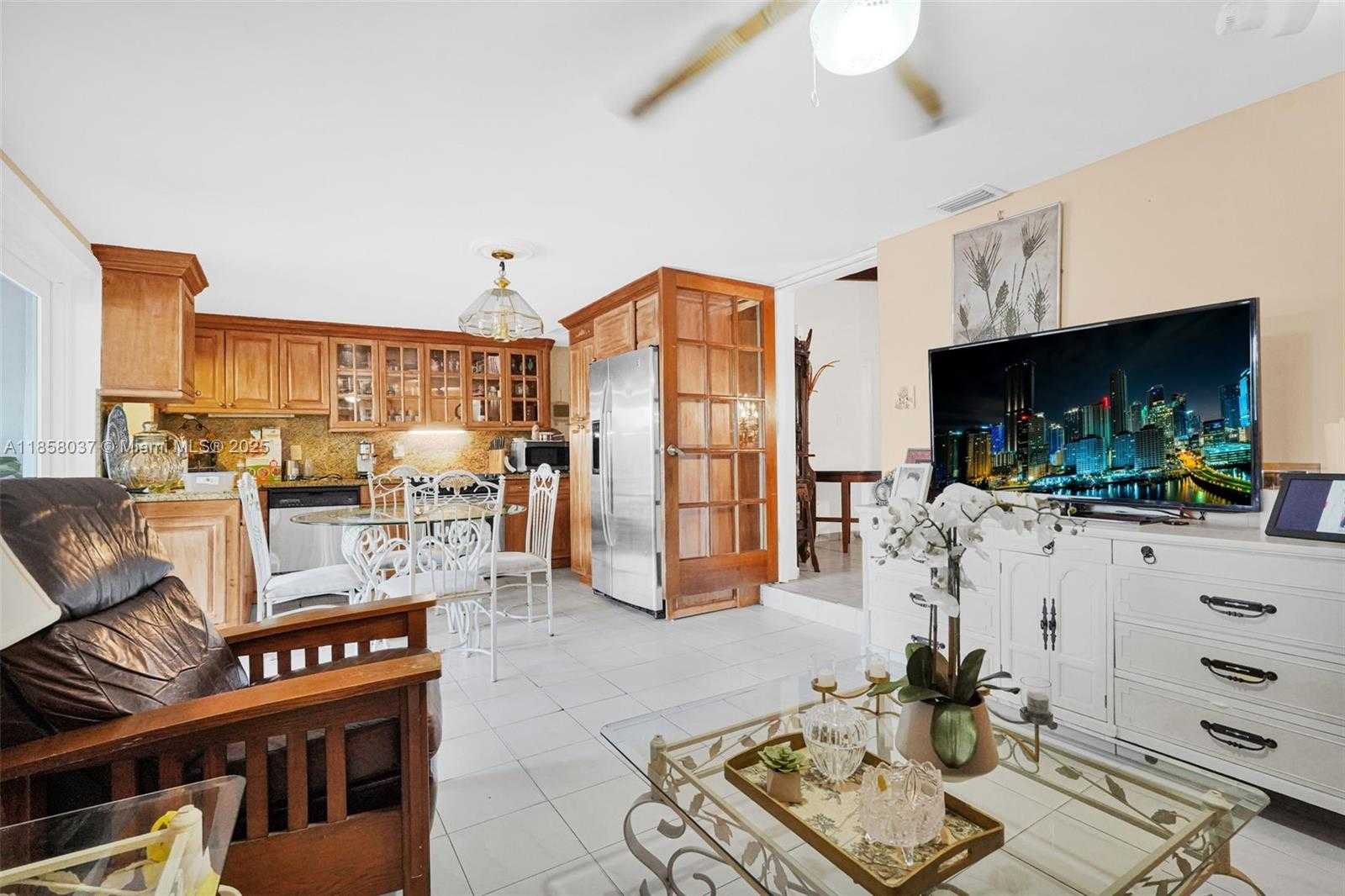 Small Image of 3711 SOUTH WEST 87TH AVE, Miami Number 33