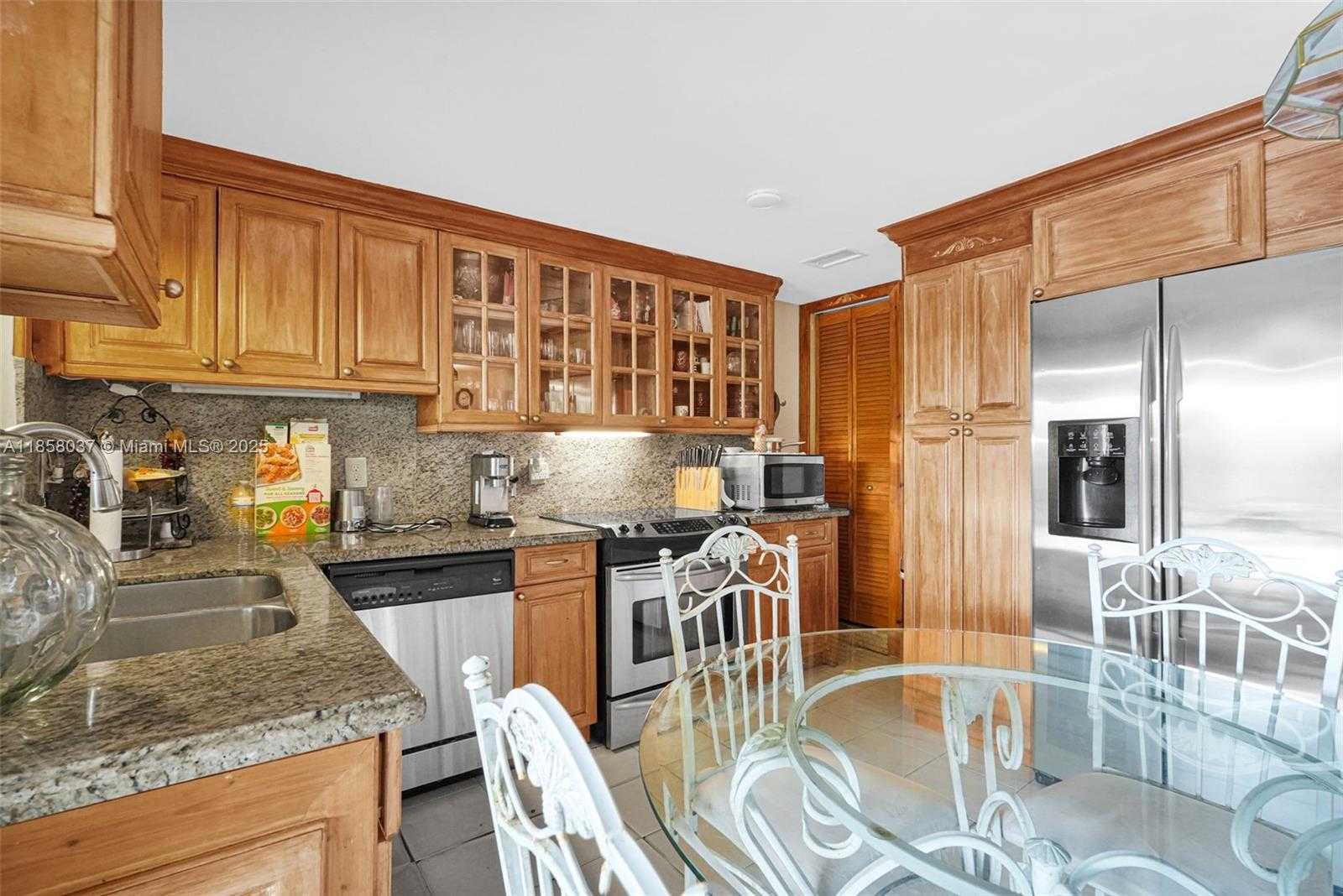 Small Image of 3711 SOUTH WEST 87TH AVE, Miami Number 36