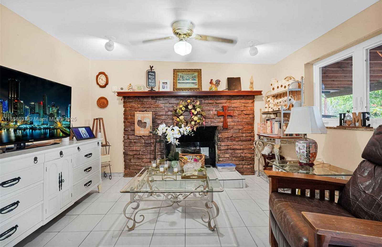 Small Image of 3711 SOUTH WEST 87TH AVE, Miami Number 41