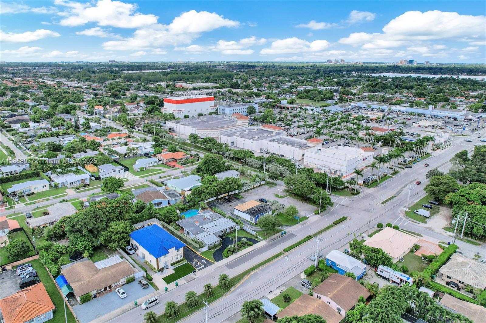 Small Image of 3711 SOUTH WEST 87TH AVE, Miami Number 51