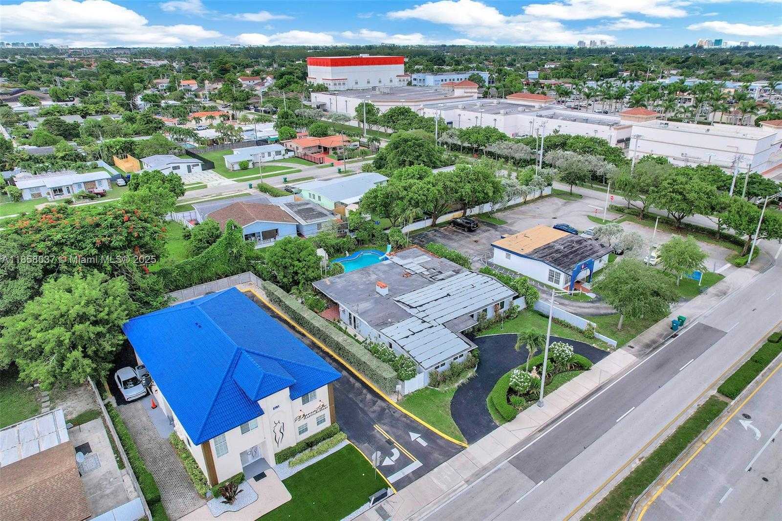 Small Image of 3711 SOUTH WEST 87TH AVE, Miami Number 52