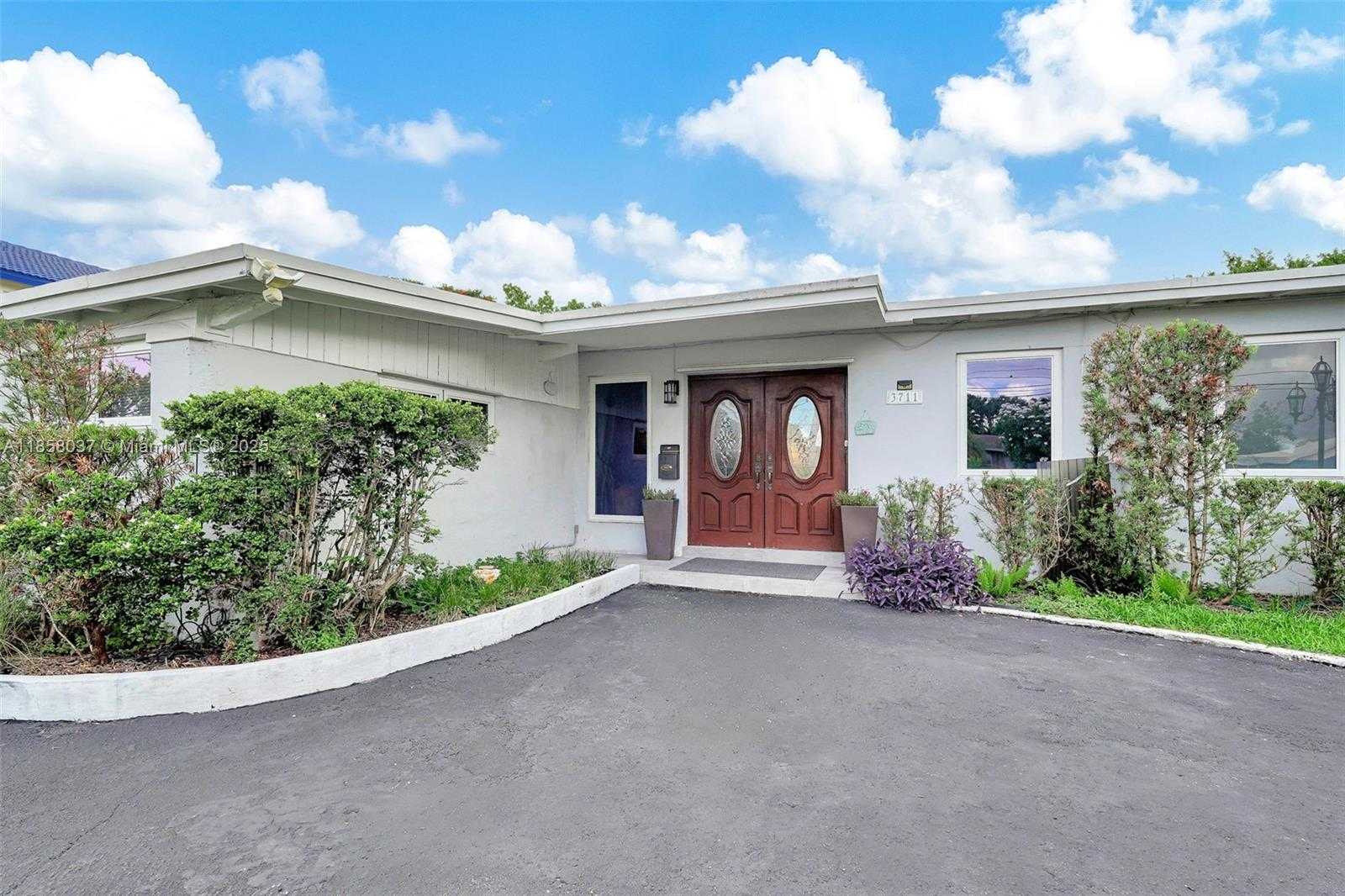 Small Image of 3711 SOUTH WEST 87TH AVE, Miami Number 62